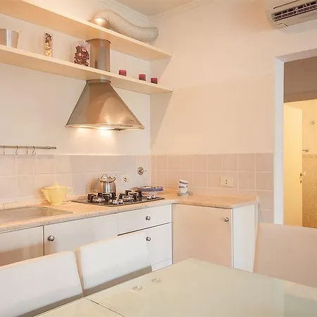 Apartment Il Glicine Campo De Fiori Rome