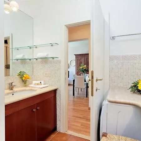Apartment Il Glicine Campo De Fiori Rome
